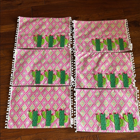 Cactus Patterned Pink Table Linens - Picture 2 of 6